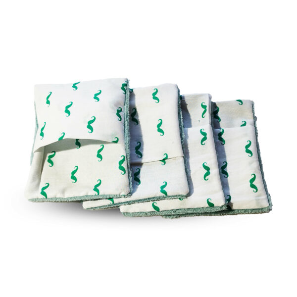 lot 4 débarbouillettes motif moustaches